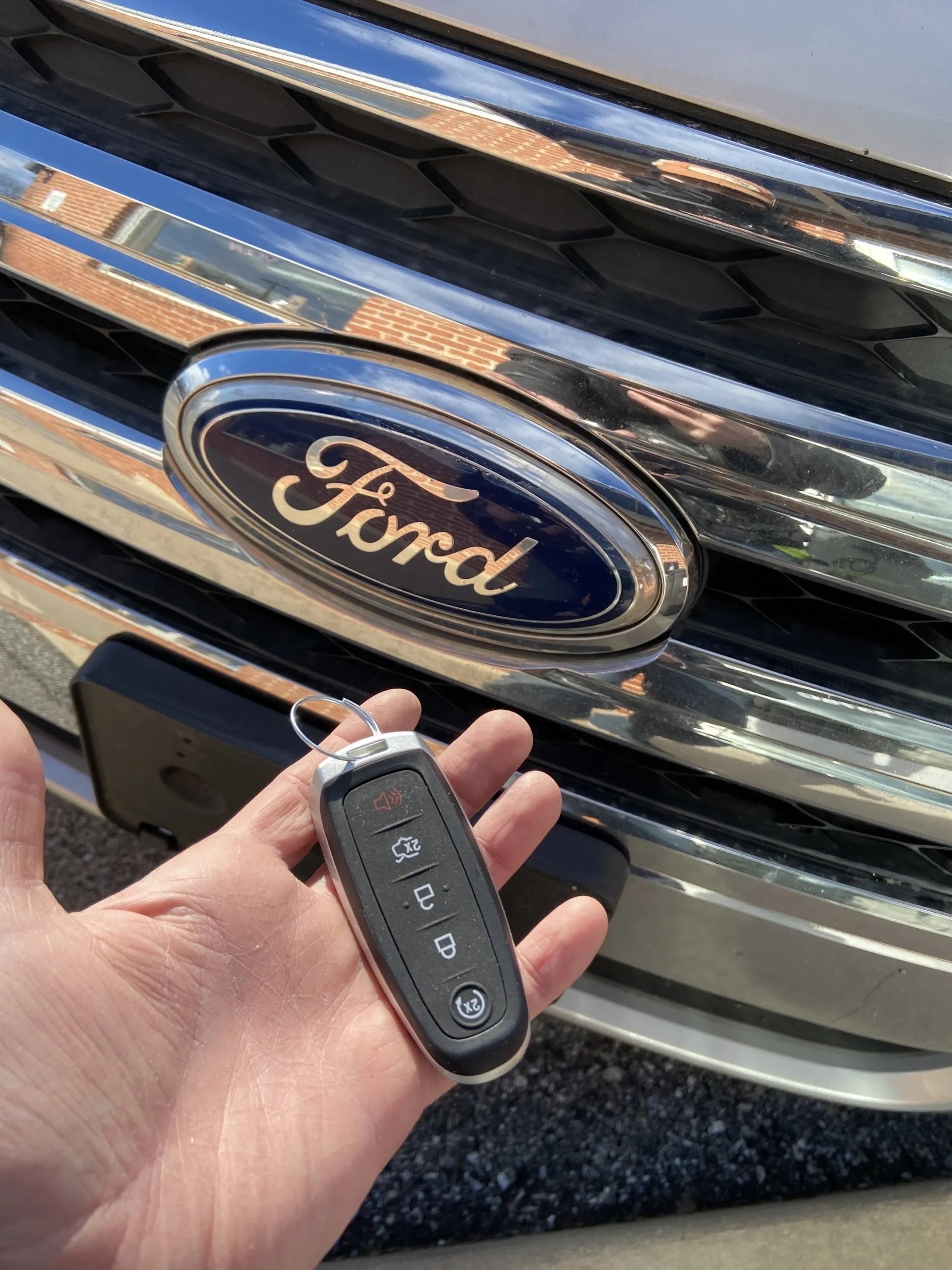 2011 Ford Edge 5 button prox remote with cut emergency key - Mark ...