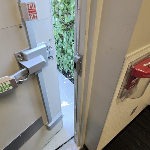 Vertical rods matter in a multi-point locking system